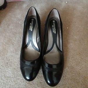 Naturalizer pumps Wide